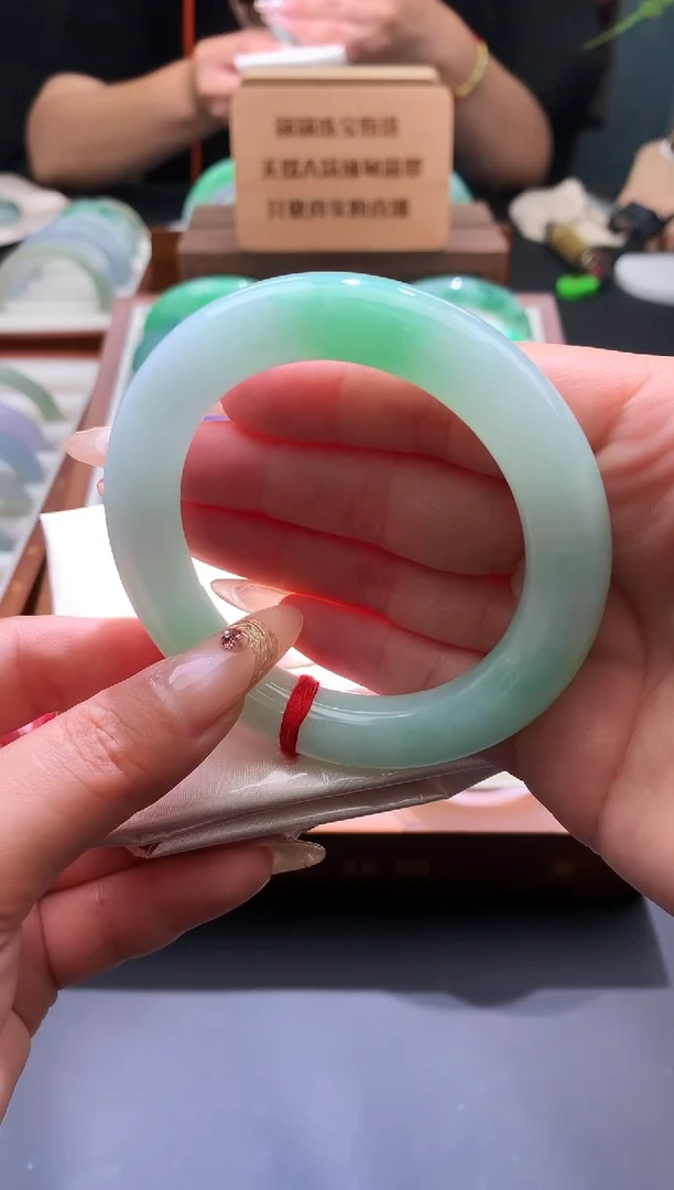 翡翠手镯未镶嵌56 圆条 阳春白雪 12号