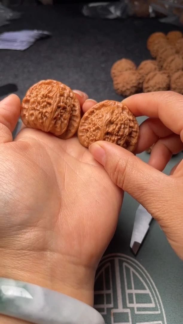 把件文玩核桃w167 白狮子42尺