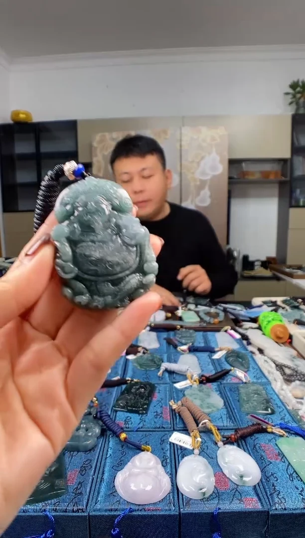 颈饰未镶嵌翡翠多样性发其一