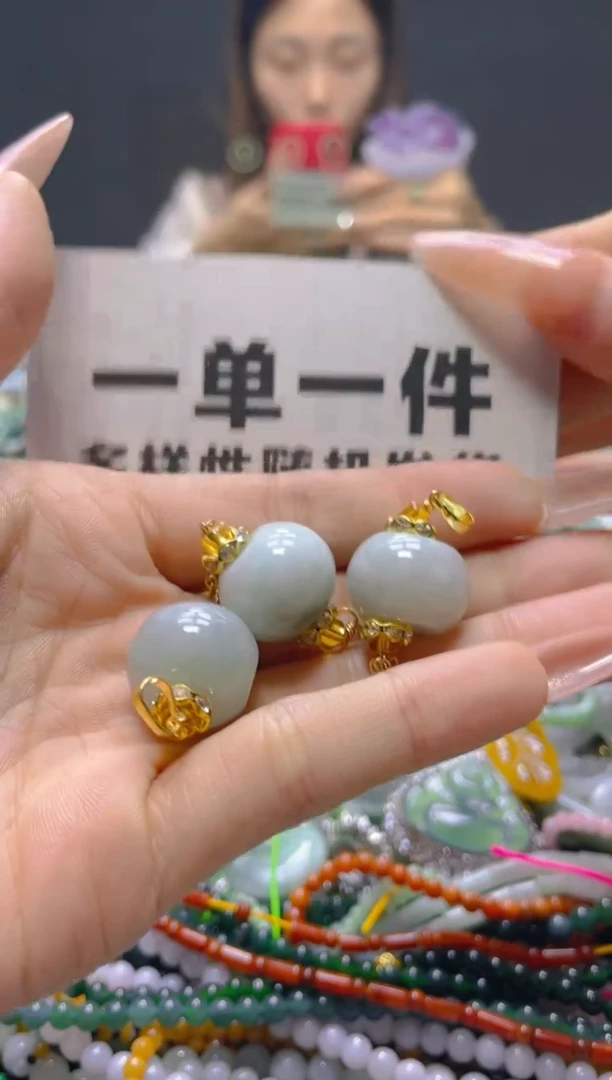 颈饰未镶嵌翡翠一单一个多样性随机发一件