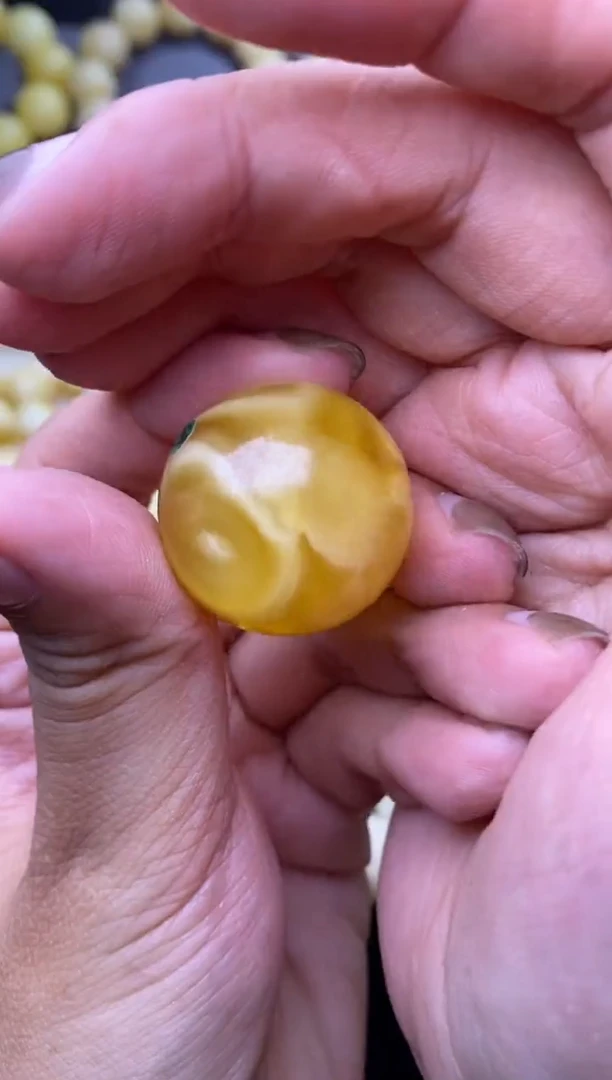 裸石琥珀未镶嵌25.3mm+大小姐珠宝56