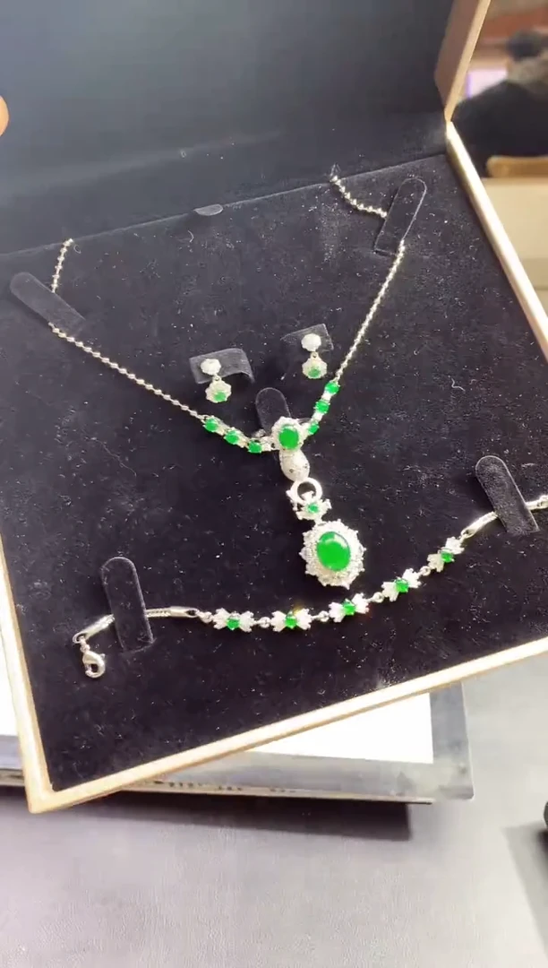 未镶嵌定制翡翠天然A货翡翠一套