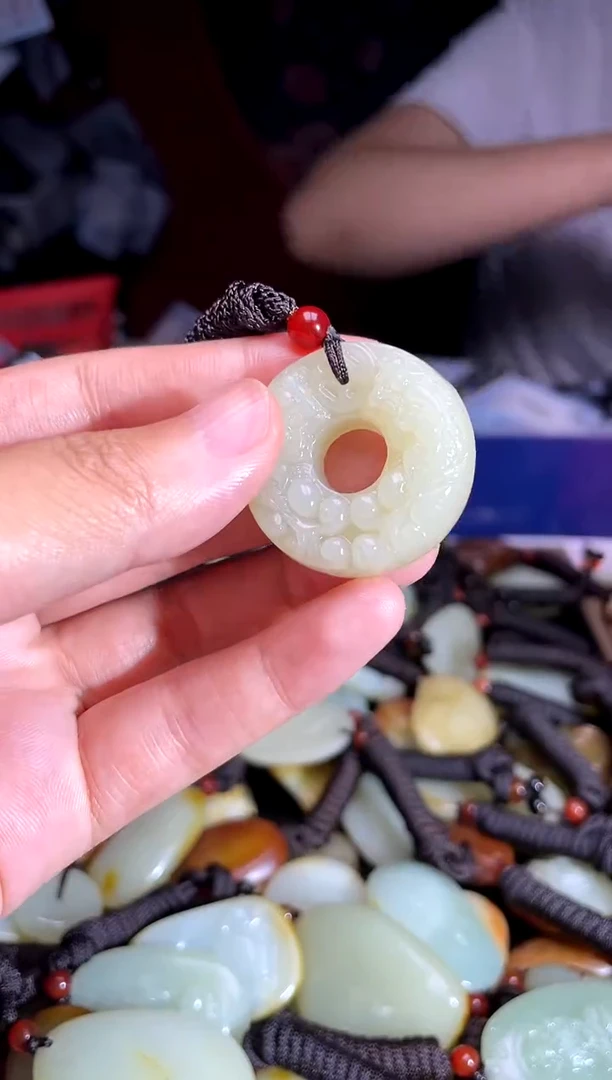 和田玉未镶嵌挂件1