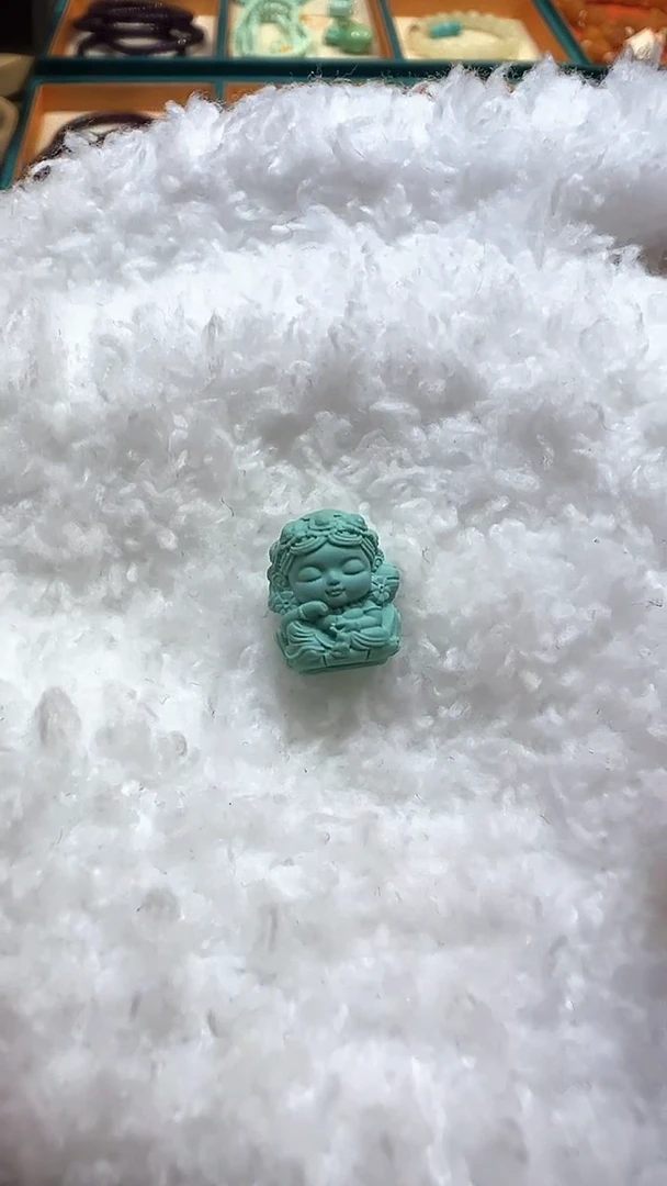 未镶嵌绿松石配饰配珠国检证书    绿松石精工小度母