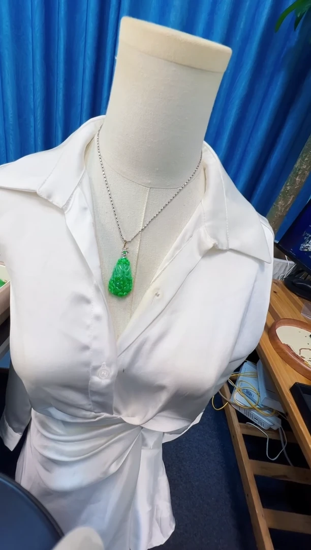 翡翠18K金镶嵌吊坠(不含链)2300
