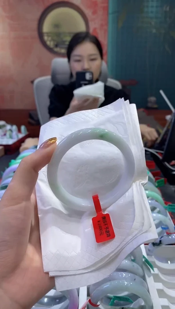 翡翠手镯未镶嵌多人07759