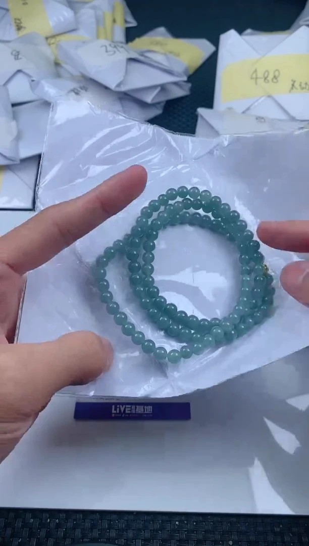 翡翠未镶嵌颈饰