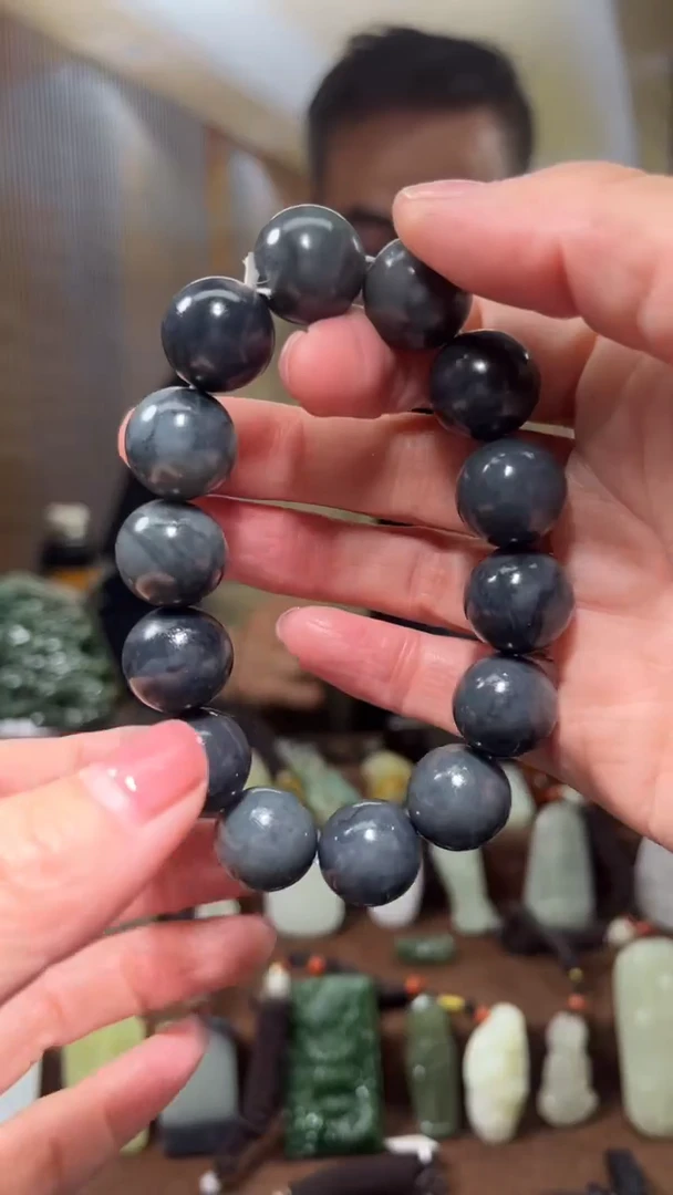 颈饰未镶嵌和田玉·