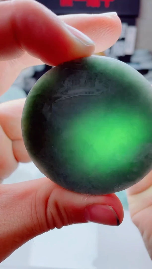 翡翠未镶嵌颈饰4704......