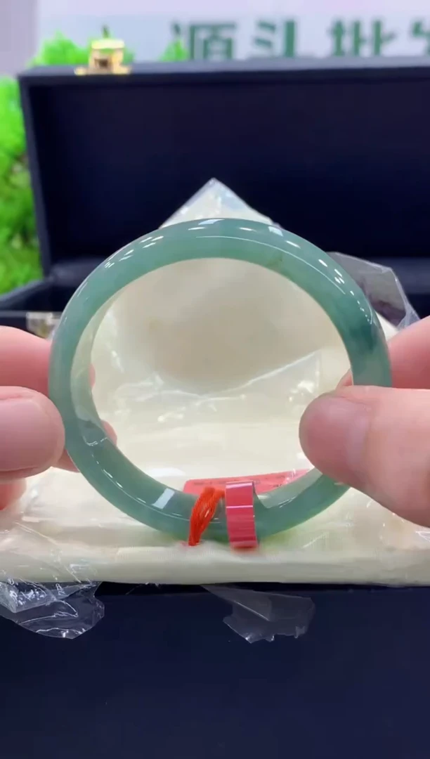 未镶嵌手镯翡翠翡翠手镯