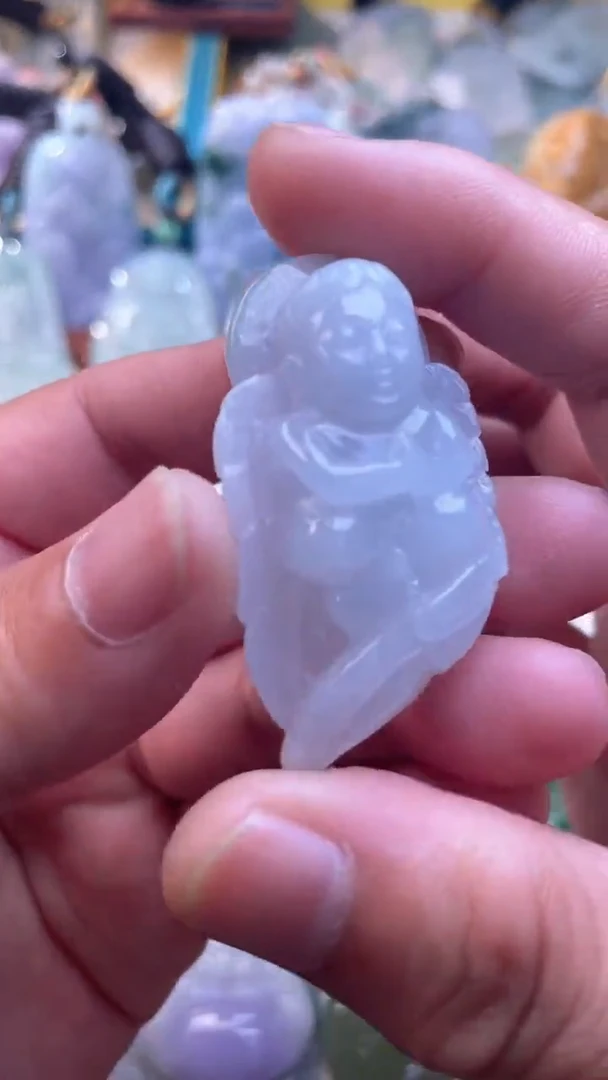 翡翠未镶嵌颈饰天使