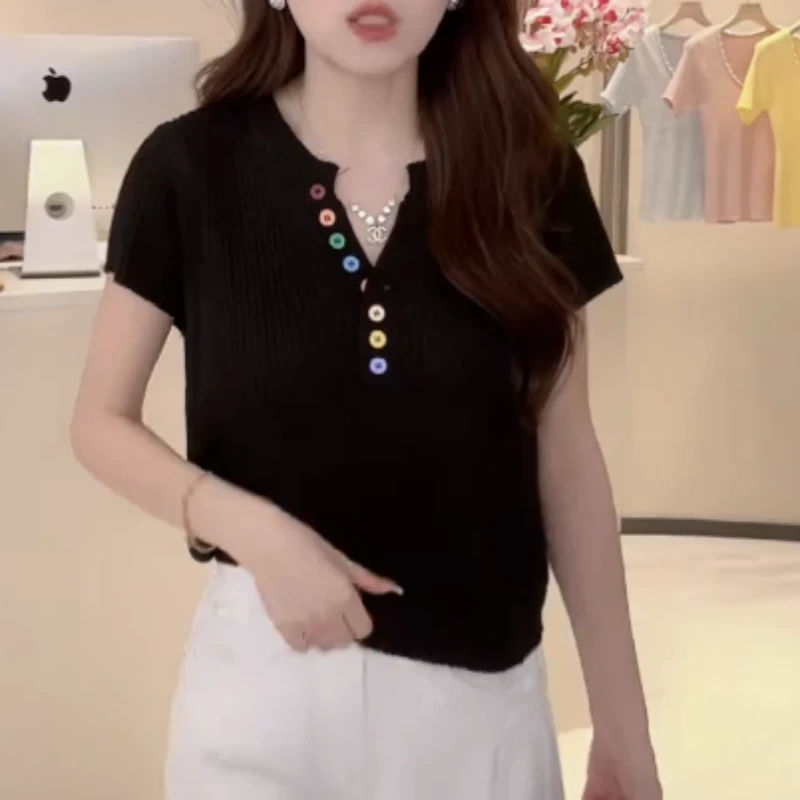 2025春夏新款慵懒风彩色扣V领设计上衣韩版高端显瘦短袖针织衫女
