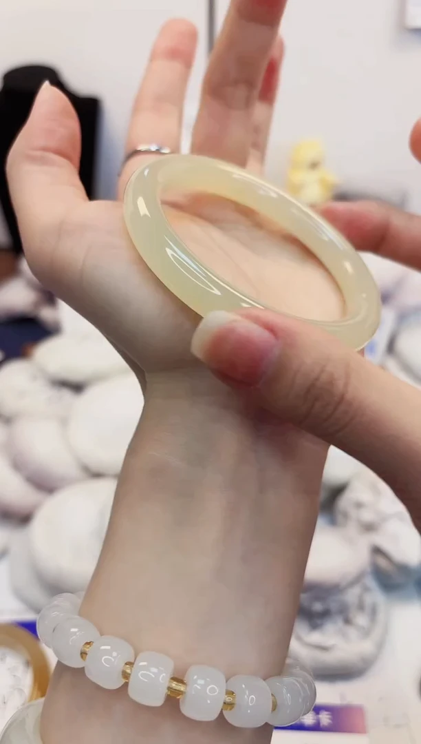 【闪购商品】石英质玉手镯未镶嵌405-晴水圈口56