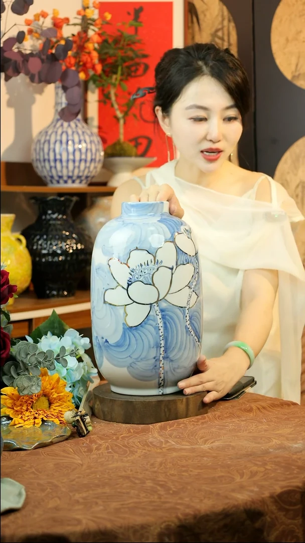 瓶景德镇荷韵青花描金花瓶