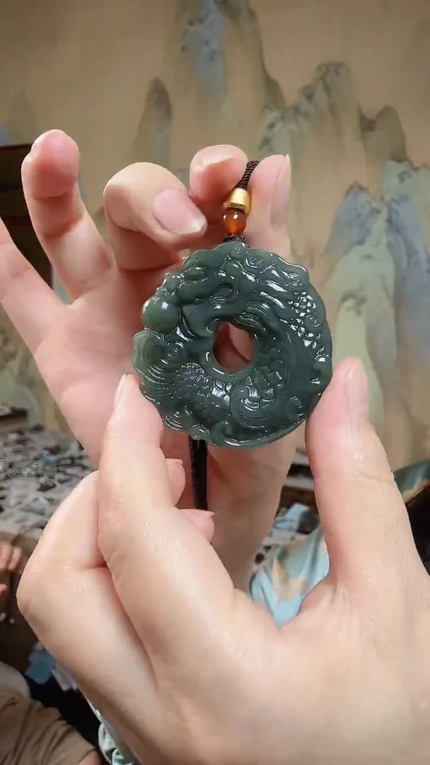 颈饰未镶嵌和田玉.