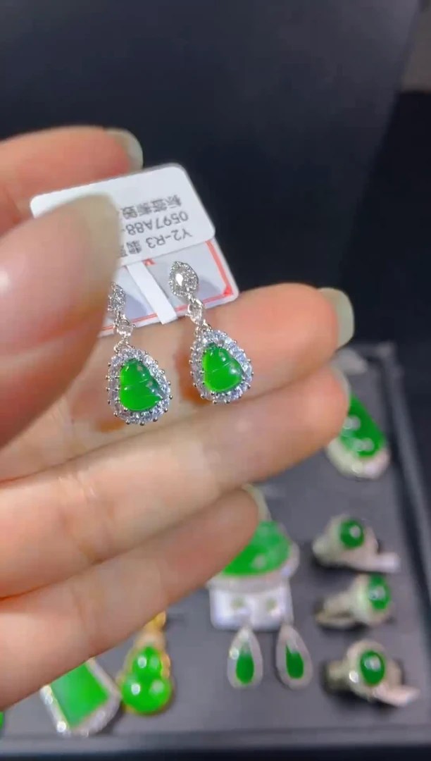 【闪购商品】翡翠耳饰未镶嵌天然翡翠A货75