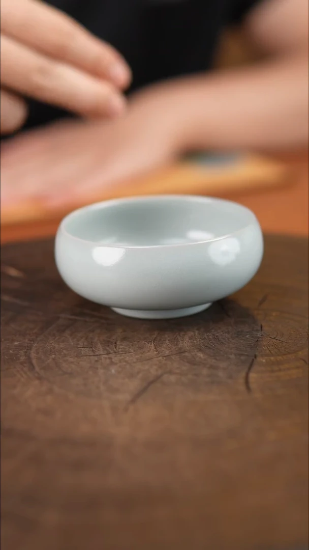 汝瓷 仿古月白普洱杯