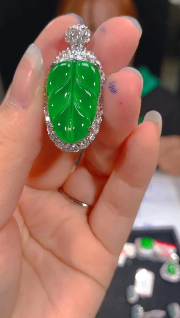 【闪购商品】定制翡翠未镶嵌69定制翡翠，多样性发货（发其一）