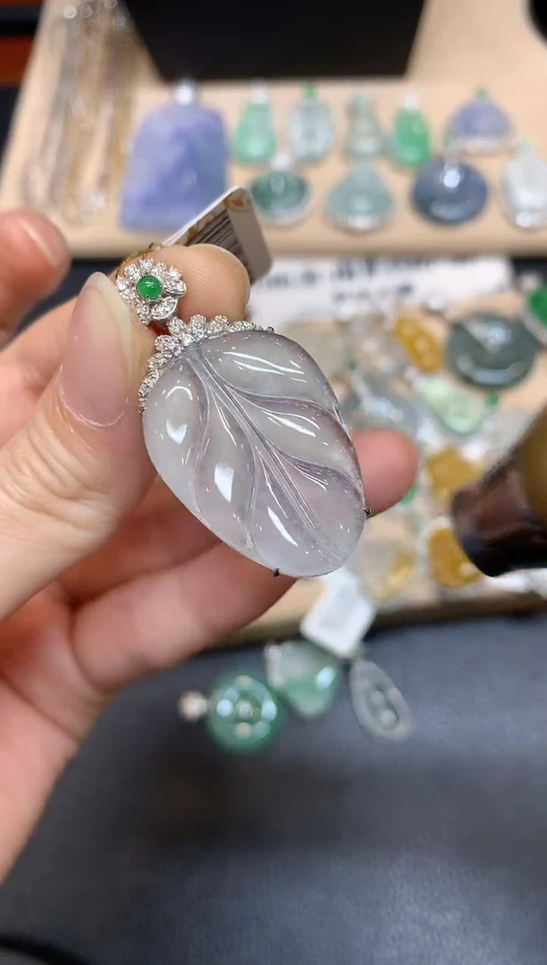 【闪购商品】翡翠颈饰18K金镶嵌树叶【无服务费