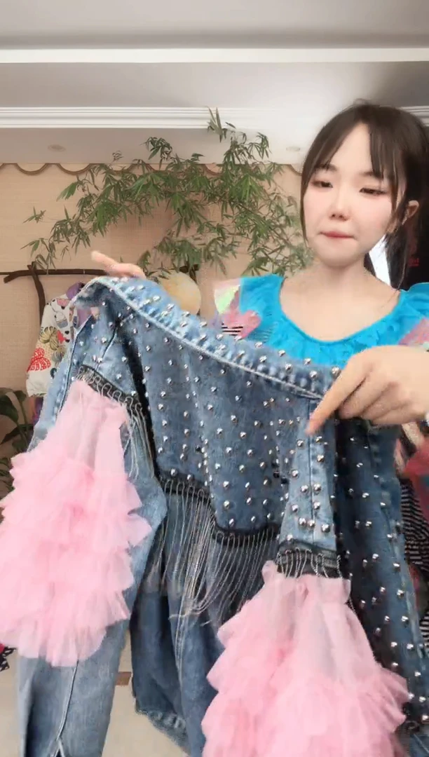 许*旖重工牛仔外套