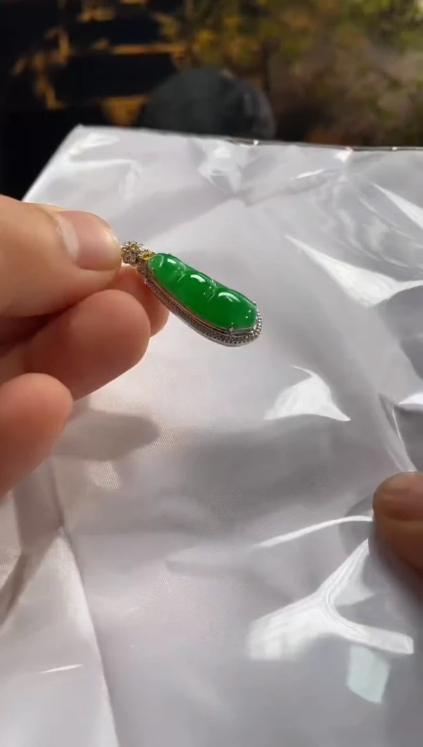 【闪购商品】翡翠吊坠(不含链)18K金镶嵌400002-天然翡翠a货吊坠