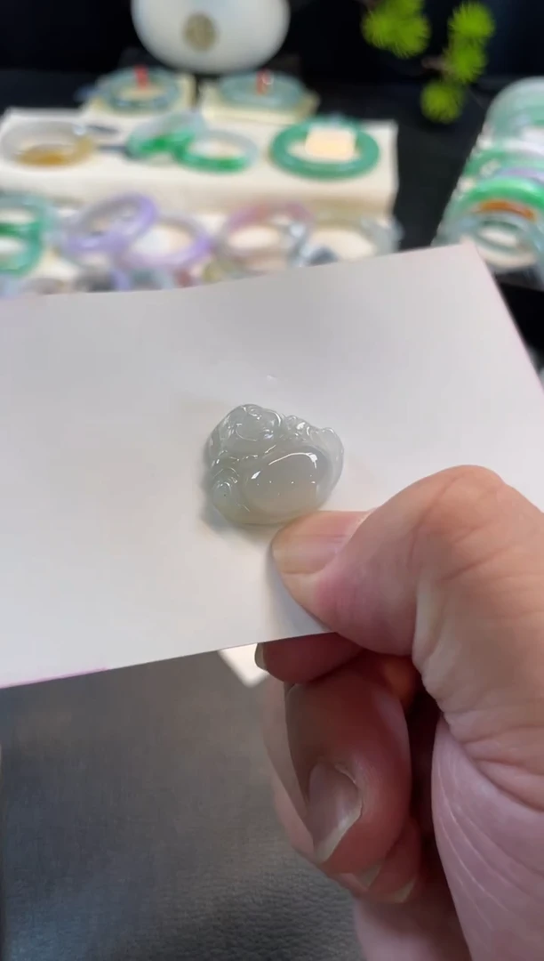 翡翠手镯未镶嵌75 有纹裂