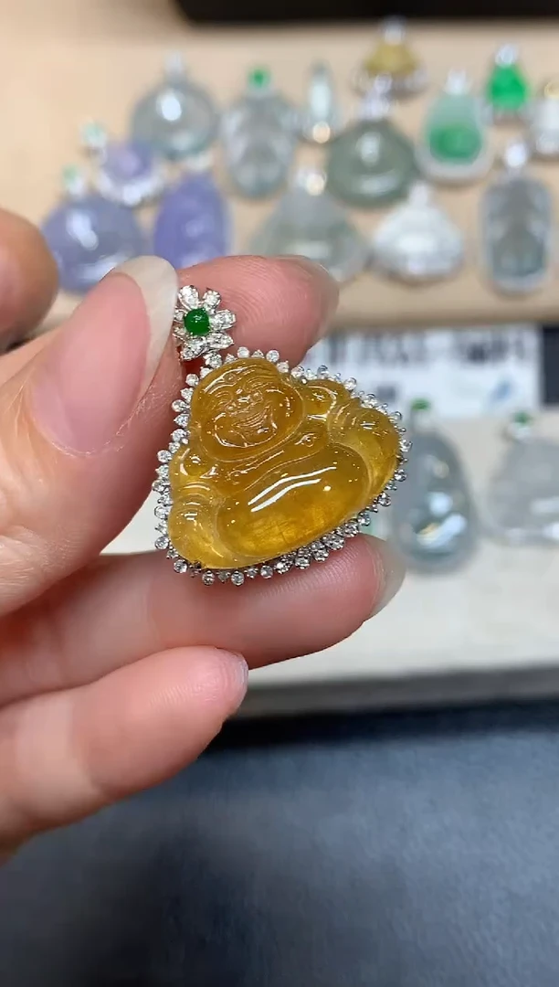 颈饰18K金镶嵌翡翠佛公【无服务费