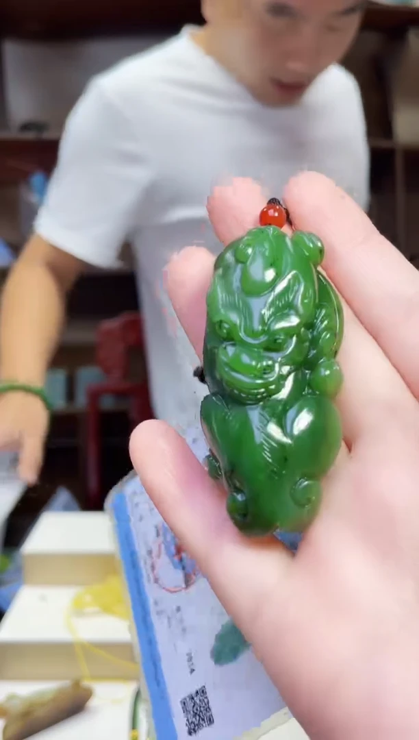 和田玉未镶嵌颈饰1