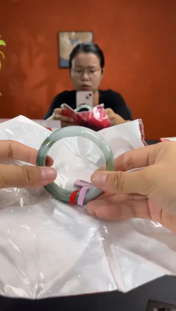 未镶嵌手镯翡翠翡翠手镯