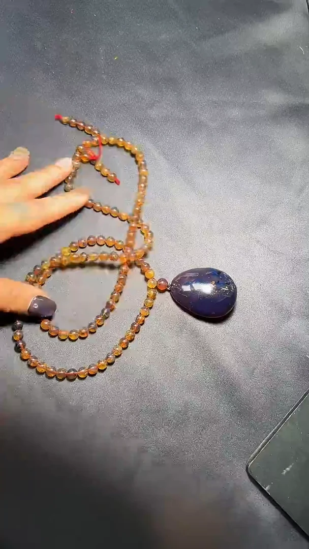 琥珀吊坠(赠链)未镶嵌吊坠多样性发货发其一