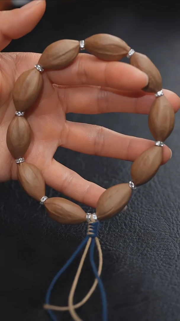 【闪购商品】橄榄核吊坠橄榄核