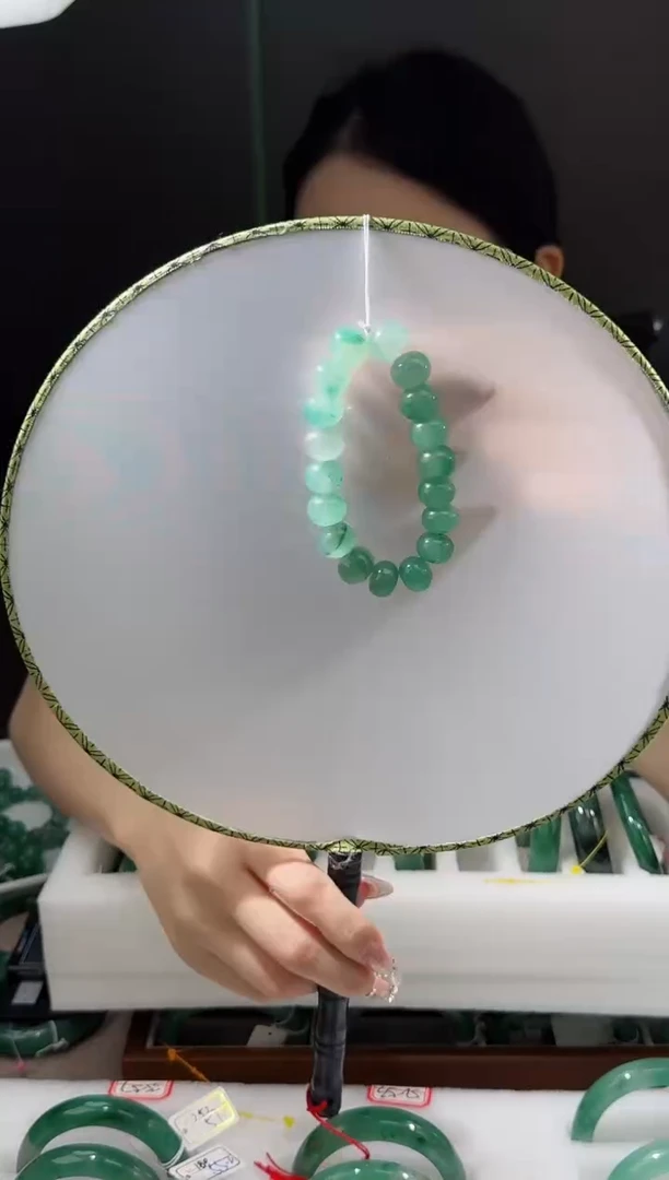 【闪购商品】石英质玉手镯未镶嵌77