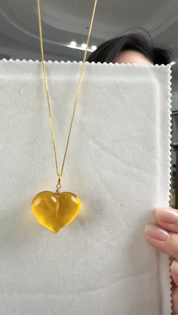 琥珀吊坠(赠链)银S925镶嵌精美的吊坠