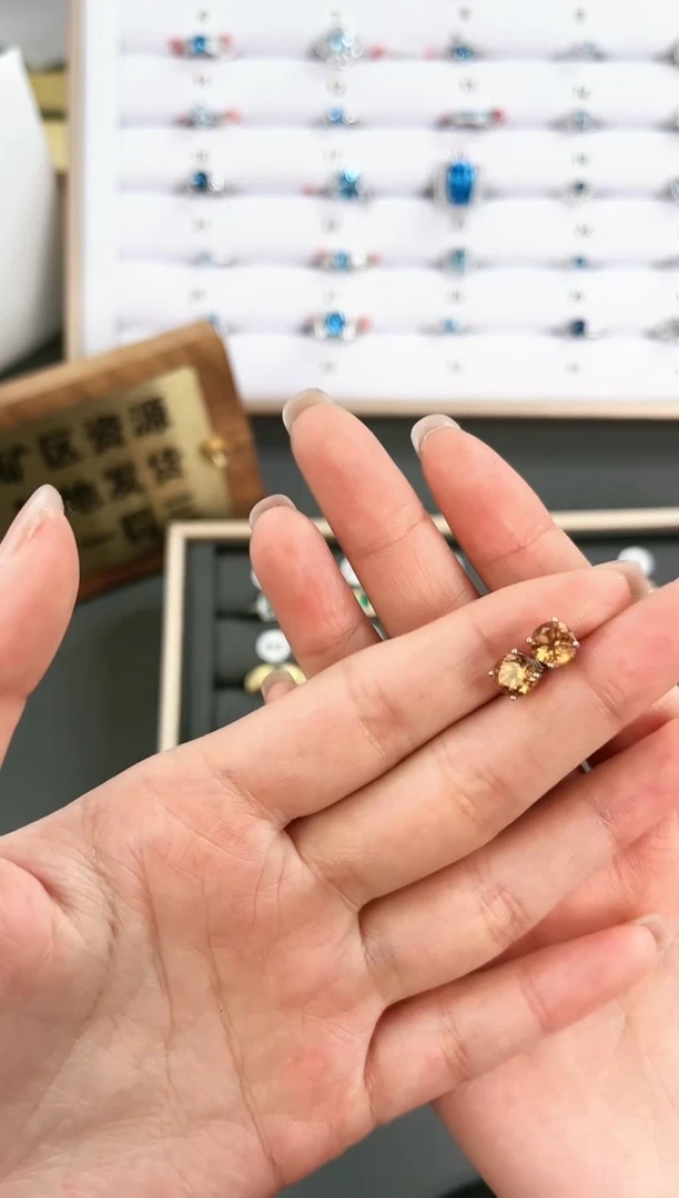 【闪购商品】黄晶耳饰银S925镶嵌K005