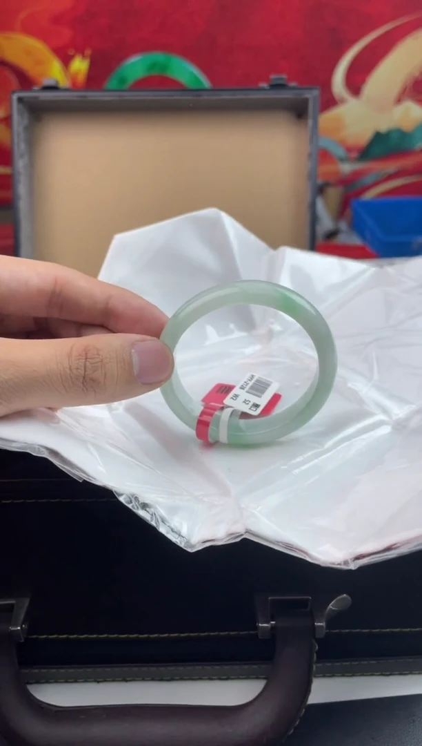 【闪购商品】翡翠手镯（贵妃镯）未镶嵌20翡翠手镯50