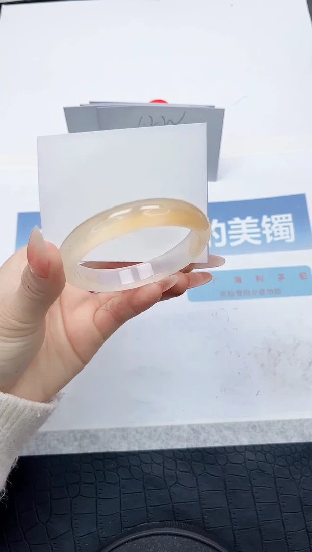 【闪购商品】石英质玉手镯未镶嵌G70-53.6