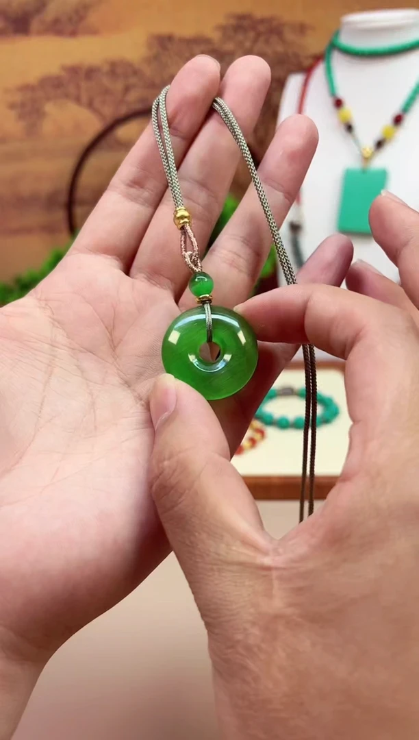 14K金镶嵌颈饰水晶X125