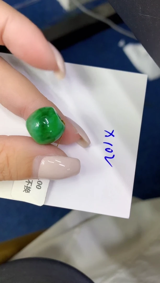 颈饰未镶嵌翡翠天然翡翠缅甸A货