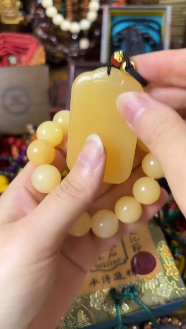 和田玉未镶嵌颈饰..................