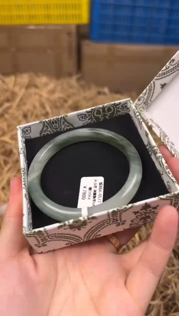 未镶嵌手镯石英质玉编码A0577