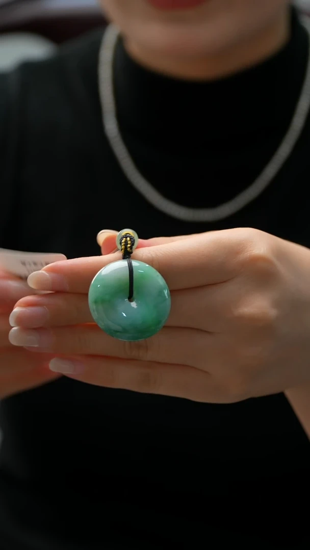 颈饰未镶嵌翡翠平安扣