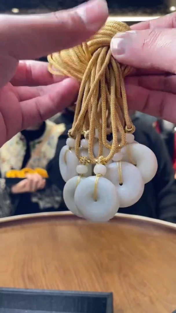 天然和田玉吊坠   多样性发发一件 ydy/22