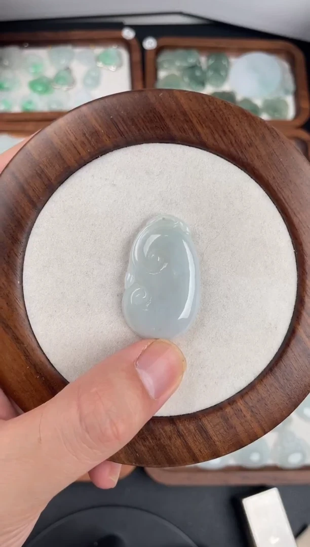 颈饰未镶嵌翡翠如意