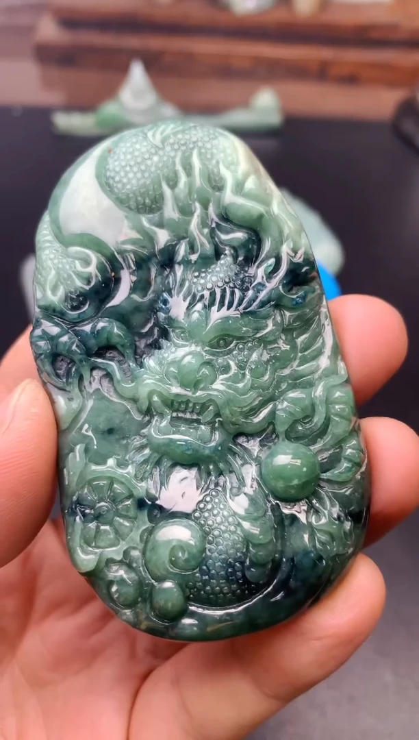 颈饰未镶嵌翡翠感**光龙牌