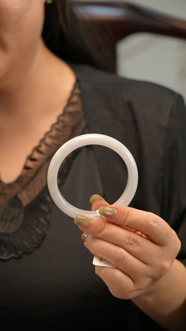 翡翠手镯未镶嵌92号（圈口60-61）