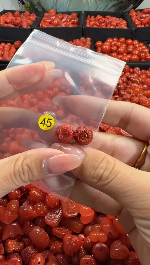 颈饰未镶嵌南红玛瑙1