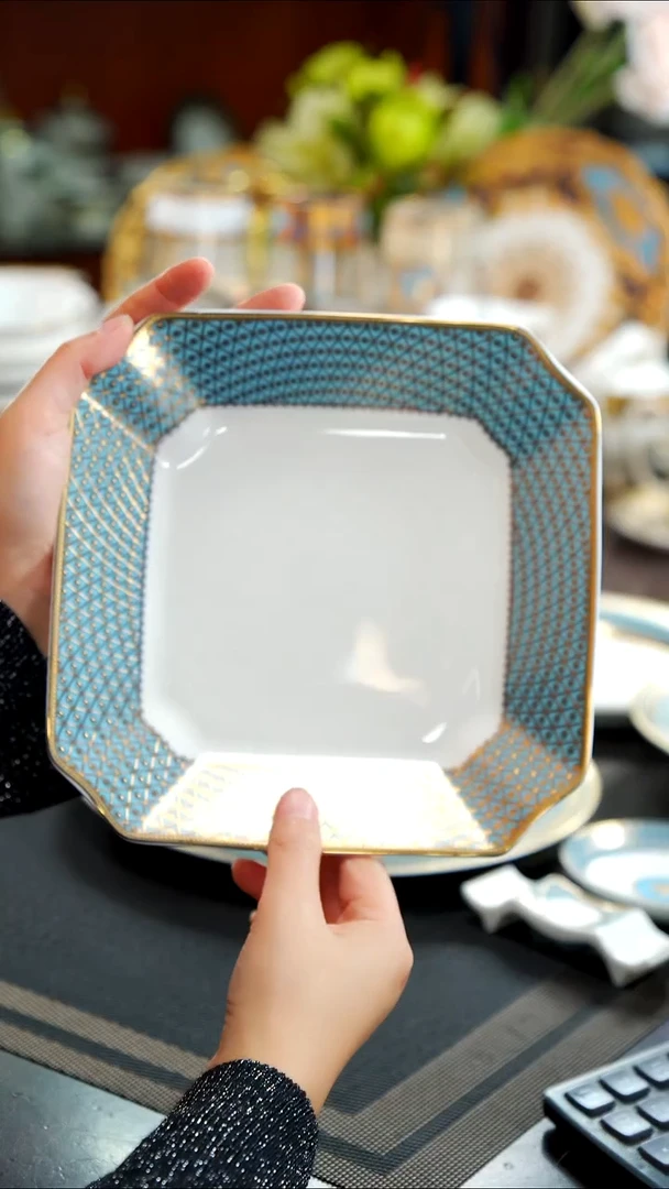 瓷片方深盘  1个