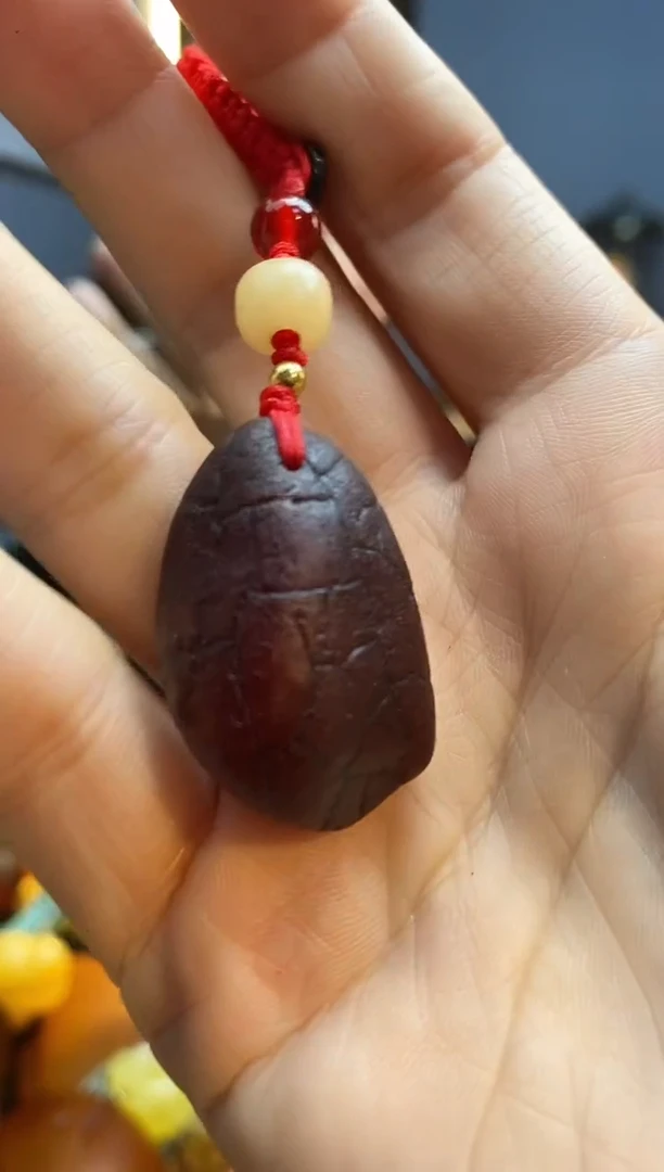 琥珀颈饰未镶嵌吊坠