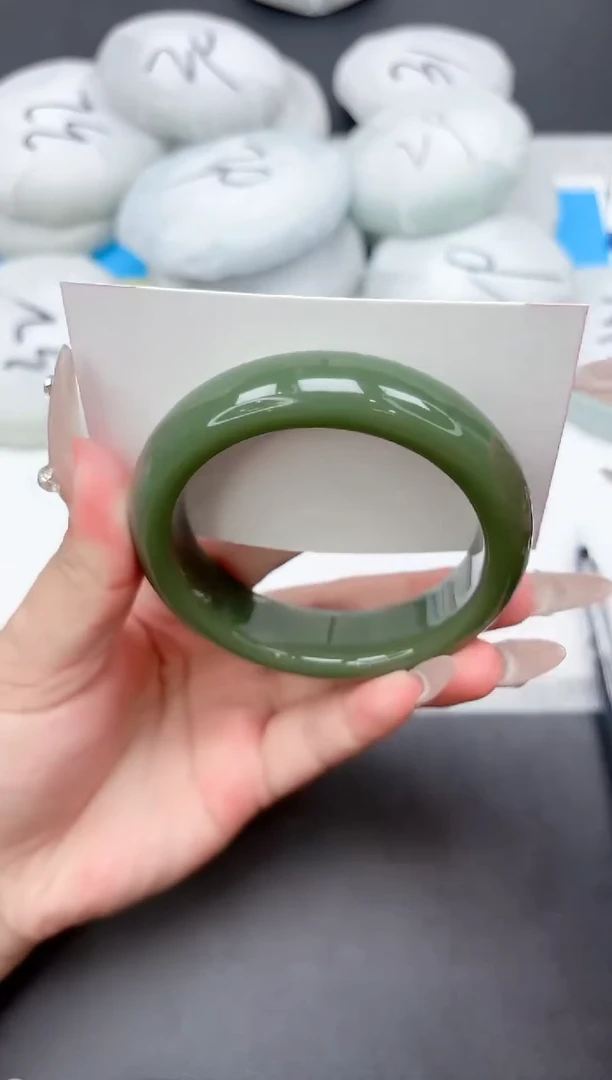 未镶嵌手镯石英质玉354-57.3