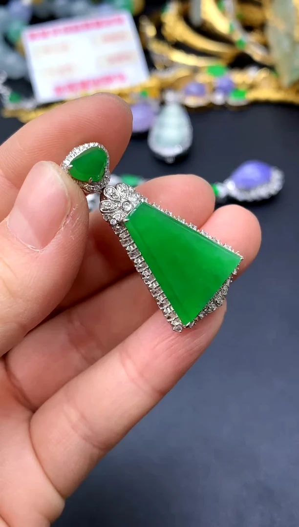 颈饰18K金镶嵌翡翠319-中国好珍宝